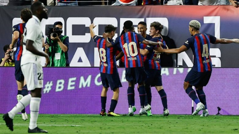 Barcelona triumfon në El Clasicon para-sezonale ndaj Real Madridit, Raphinha shënoi gol të çmendur