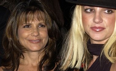 Britney thotë se e ëma nuk iu përgjigj kur po trajtohej për shëndetin mendor, reagon Lynne: Më dhemb për ty që ndjen se të kanë tradhtuar njerëzit që të duan më shumë