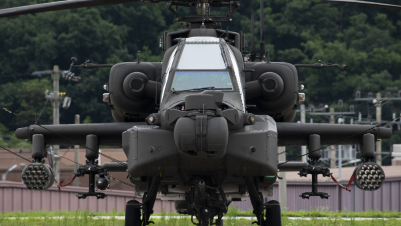 Helikopterët Apache të ushtrisë amerikane zhvillojnë stërvitjet e para në Korenë e Jugut që nga viti 2019