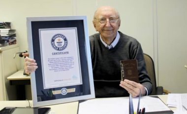 Ky burrë 100-vjeçar ka punuar në të njëjtën kompani për 84 vjet