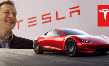 Shefi i Tesla-s thotë se shpreson që teknologjia e vetëdrejtimit të jetë gati deri në fund të vitit