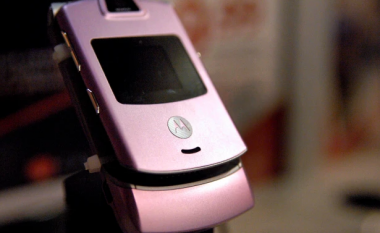 Telefoni ikonik me kapak Motorola Razr po rikthehet në gusht