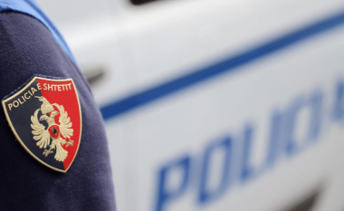Aksident me vdekje në rrugën Elbasan-Peqin, shoferi largohet nga vendgjarja