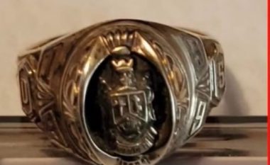 Gruaja gjen unazën e saj që i kishte humbur në liqen pas 53 vjetësh