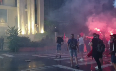 Në protestën e djeshme në Shkup janë lënduar 47 policë dhe arrestuar 11 persona