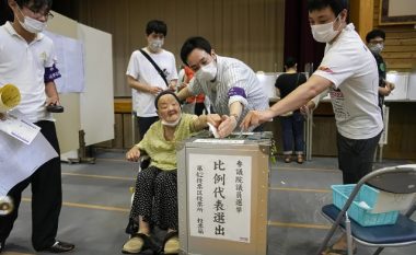 Vetëm dy ditë pas vrasjes së ish-kryeministrit, japonezët dalin në zgjedhje