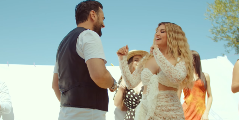 "M'syshi", kënga më e re nga Asim Gashi dhe Leonora Jakupi Telegrafi