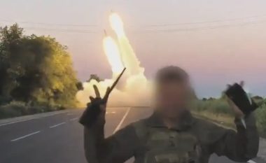 Ukraina thotë se ka shkatërruar 50 depo municionesh ruse duke përdorur sistemet raketore amerikane HIMARS