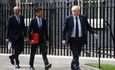 Pas dorëheqjes së dy ministrave, reagon Boris Johnson
