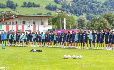 Lajm i rëndë në futbollin gjerman, gjendet i vdekur një tifoz në kampin stërvitor të Schalkes