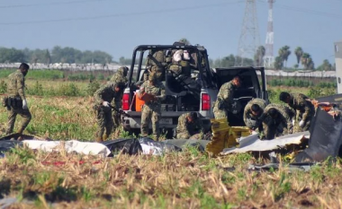 Rrëzohet aeroplani ushtarak në Meksikë - 14 persona humbën jetën