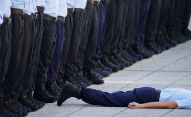 I nxehti bën të veten në Berlin – alivanosen 28 rekrutë të rinj gjatë ceremonisë së betimit