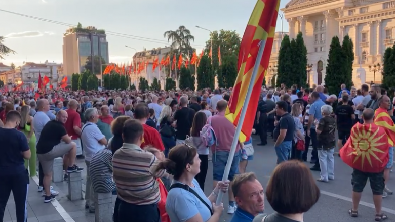 Dita e tetë e protestave në Maqedoni kundër “propozimit francez”