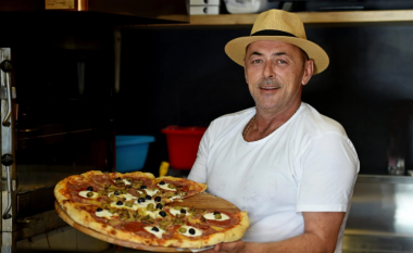 Bukëpjekësi nga Prizreni bëhet i famshëm me çmimet ‘djegëse’ të picave në Kroaci
