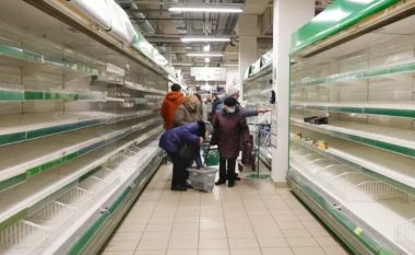 Sanksionet 'kanë sakatosur' ekonominë ruse, zbulon një hulumtim
