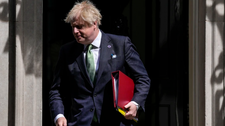 Pse Boris Johnson po përballet me krizën më të madhe qeveritare dhe çfarë vjen më pas?