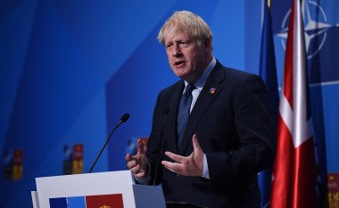 Kryeministri britanik Johnson i thotë Zelenskyt se Ukraina mund të rimarrë territorin e pushtuar së fundmi nga Rusia