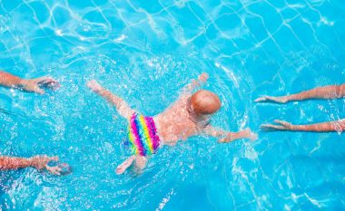 Paralajmërimi i ekspertëve: Mos e përdorni këtë artikull për foshnjat në det ose në pishinë