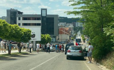 Familja Jashari reagon pasi studentët e huaj u penguan të shkojnë në Prekaz: Aksioni i sotëm bie ndesh me traditën shqiptare