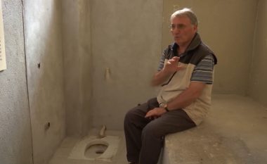 Rrëfimi për torturat në ish-Burgun e Prishtinës: Në hapësirën prej 10 metra katrorë qëndronim, hanim e kryenim nevojat fiziologjike
