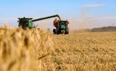 Çfarë parasheh marrëveshja e nënshkruar sot për eksportin e grurit nga Ukraina? Detajet që dihen