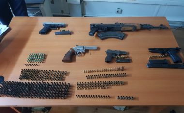 Konfiskohen armë e municion në Grashticë, arrestohen tre persona