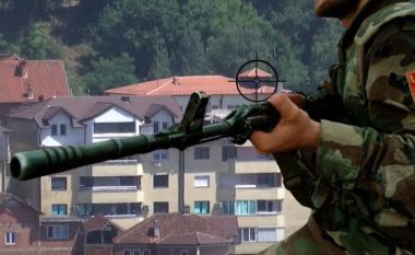 Snajperisti i UÇK-së nga mbi një kilometër largësi e vrau snajperistin serb më 1998