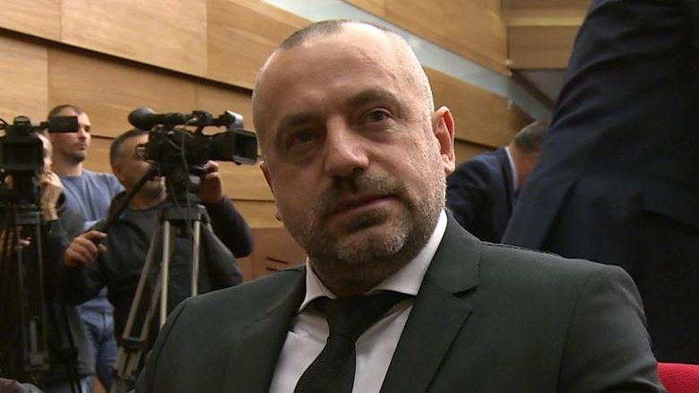 Politikani i sanksionuar kontrabandist që po “përfaqëson” serbët e Kosovës – profili i Milan Radoiçiqit