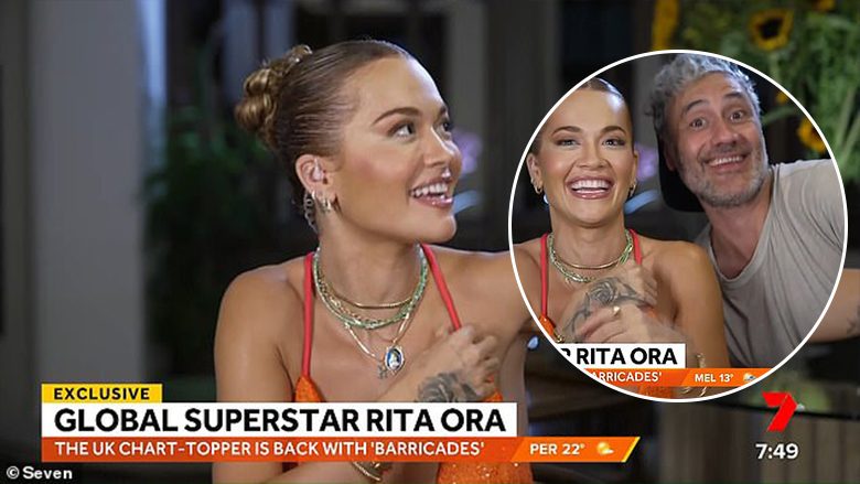 I fejuari i ndërhyn Rita Orës teksa ajo po jepte intervistë të drejtpërdrejtë, shkaktohen të qeshura në emisionin e mëngjesit