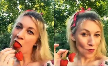 Zëdhënësja e Ministrisë së Punëve të Jashtme të Rusisë duke ngrënë luleshtrydhe – mënyra erotike provokon shumë reagime në internet!