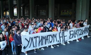 Dënohen me kusht edhe gjashtë pjesëmarrës në protestën opozitare në Shkup