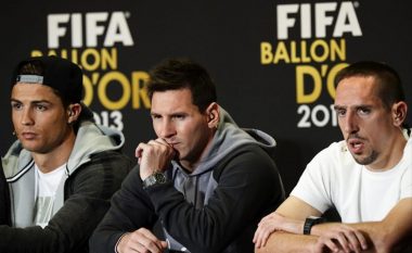 “Ndodhi diçka e çuditshme, zgjedhje politike”, Ribery këmbëngul se e ka merituar Topin e Artë 2013 më shumë se Messi dhe Ronaldo