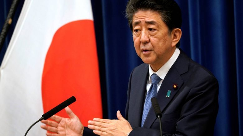 Qëllohet me armë zjarri ish-kryeministri i Japonisë, Shinzo Abe