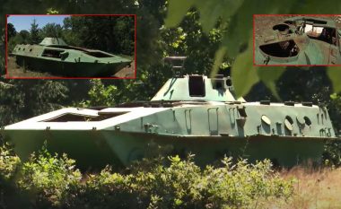 Tanku serb i shkatërruar, eksponat lufte në fshatin Shqiponjë të Gjakovës