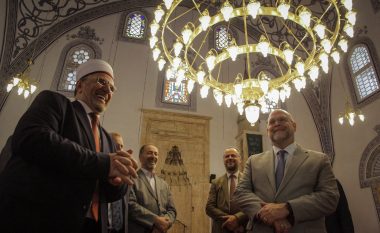 Hovenier bashkë me Myftiun Tërnava e presin Vitin e Ri Islamik në Xhaminë e Madhe në Prishtinë