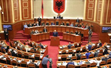 Kuvendi i Shqipërisë miraton rezolutën kundër raportit të Dick Martyt për Kosovën