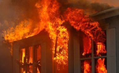 Persona të panjohur ia vunë zjarrin një lokali në Leposaviq