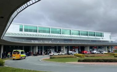 Një person i armatosur fillon të shtie me armë në aeroportin e Canberras, policia australiane e arreston