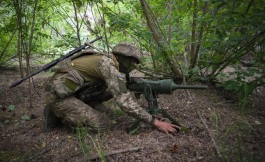 “Zbarkojnë” 120 trupa të Zelandës së Re në Britani për të trajnuar ushtarët ukrainas
