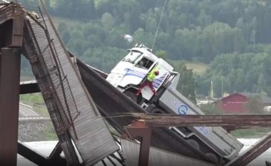 Shembet ura e drurit në Norvegji, shpëtohen shoferët e kamionit – publikohen pamjet e këtij momenti