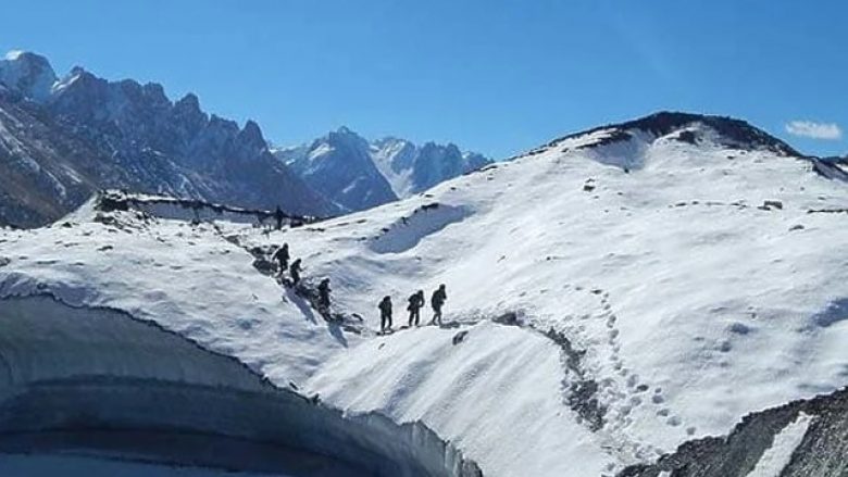 Në Himalaje gjendet trupi i ushtarit indian që ishte zhdukur 38 vite më parë