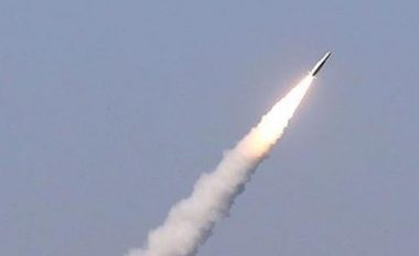 Koreja e Veriut lanson dy raketa, në kohën kur SHBA-të dhe Koreja e Jugut po përgatiten për stërvitjet e përbashkëta ushtarake