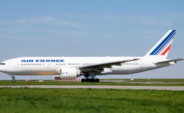 Suspendohen dy pilotë të Air France, u rrahën brenda kabinës gjatë fluturimit