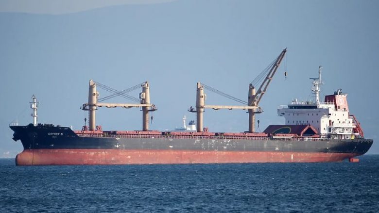 Tri anije me 58 mijë tonelata misër të gatshme të eksportohen nga Ukraina