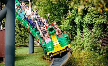 Aksident në një park të lojërave në Gjermani: Të paktën 31 të lënduar nga përplasja e dy trenave “rollercoaster”