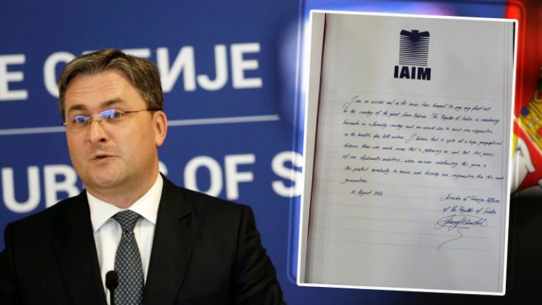 Ministri i Jashtëm i Serbisë bëhet objekt talljeje – anglishtja e tij lë për të dëshiruar