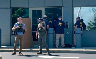 Vritet burri i armatosur që u përpoq të hynte në zyrat e FBI-së – po hetohet nëse kishte lidhje me sulmin ndaj Kongresit amerikan