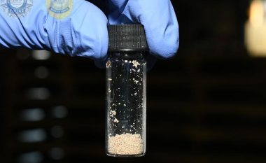 Policia australiane gjen një sasi të jashtëzakonshme të fentanilit, e mjaftueshme për 5 milionë doza