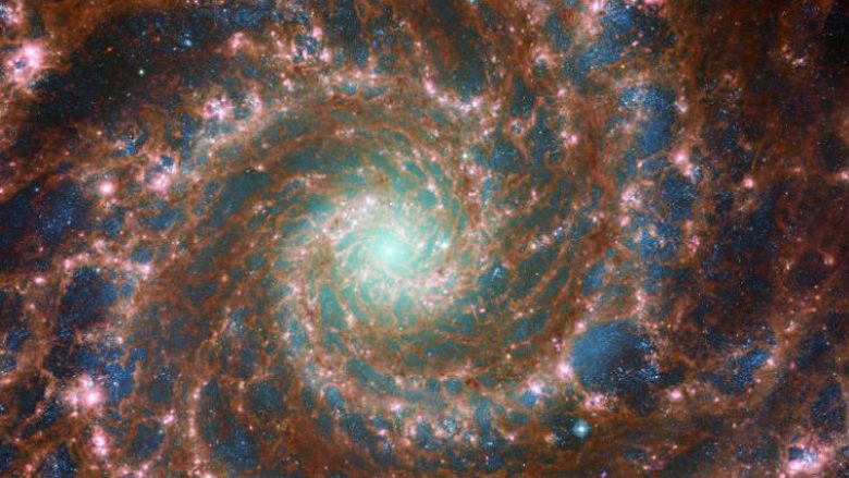 NASA publikon një imazh të ri mahnitës të Galaxy Phantom