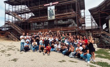 Mbi 40 të rinjë të diapsorës për 12 ditë vizituan vendet më të rëndësishme kultore dhe historike në Kosovë e Shqipëri